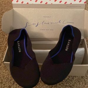 BNIB Black Rothy’s Flats size 8.5